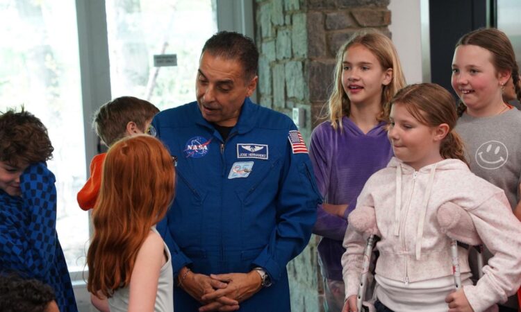 Fieldston Lower 4th Graders meet astronaut
