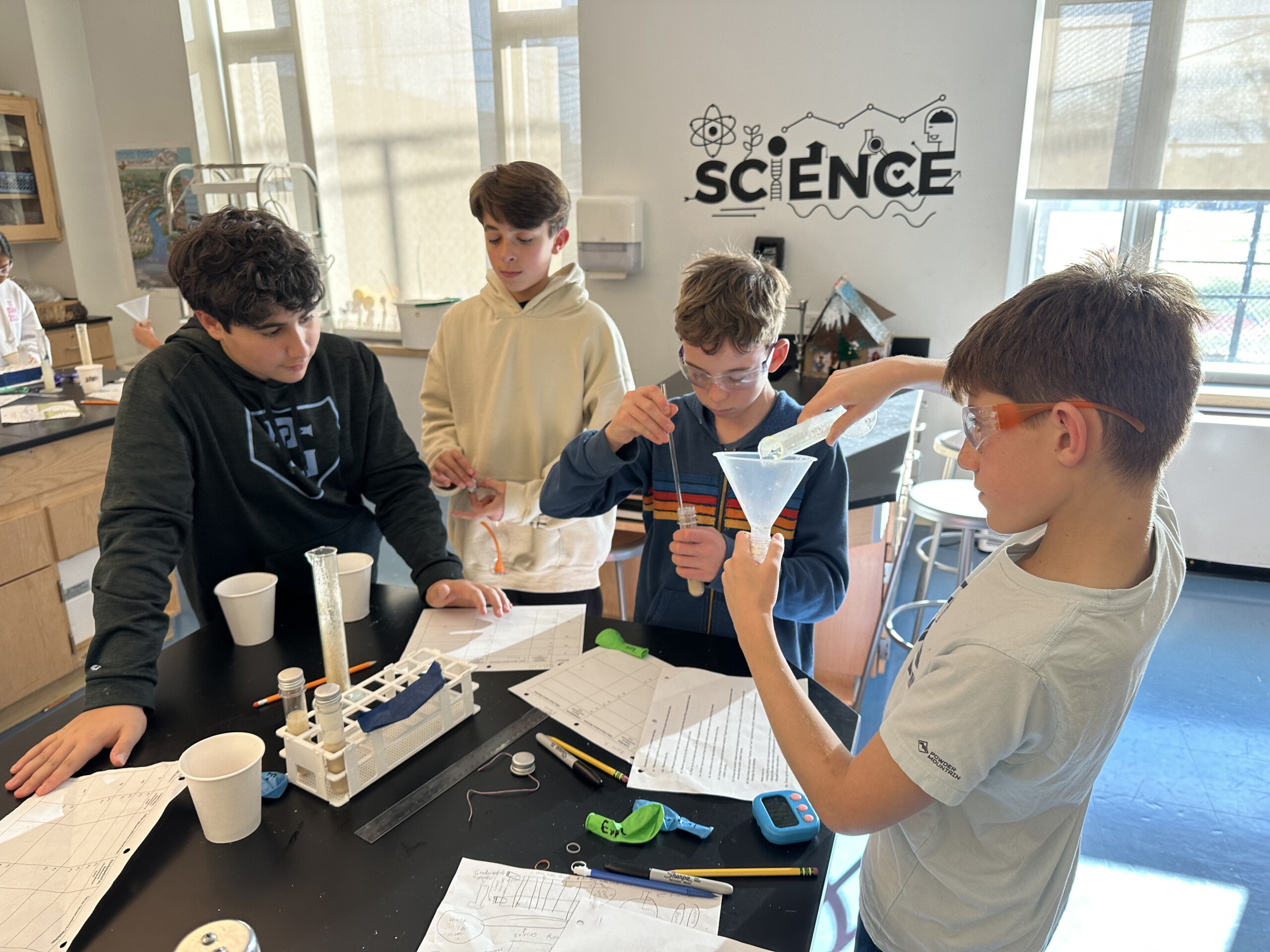 ethical culture fieldston school fieldston middle students in the science lab