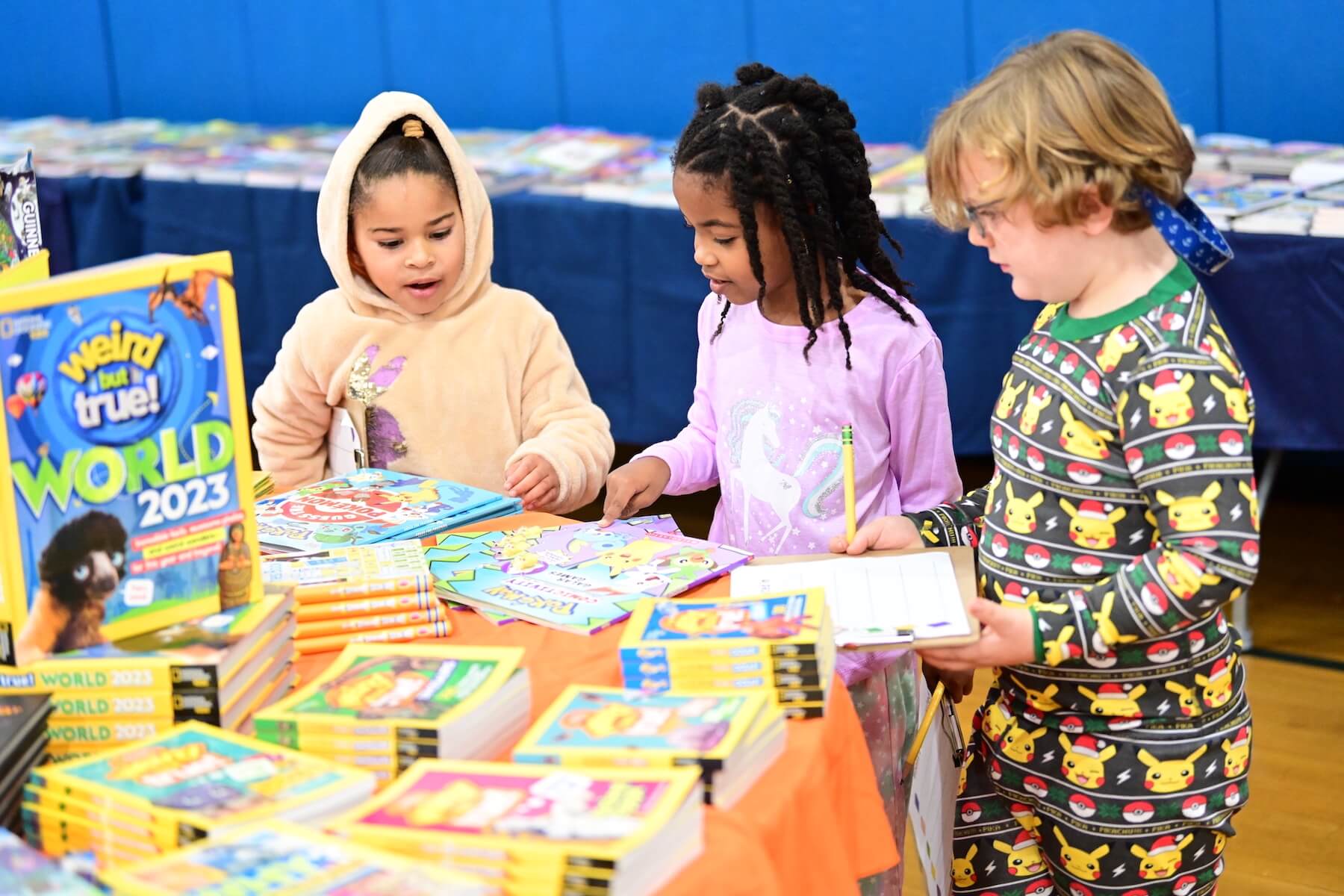 Ethical Culture Fieldston School Fieldston students sharing books during celebration of books
