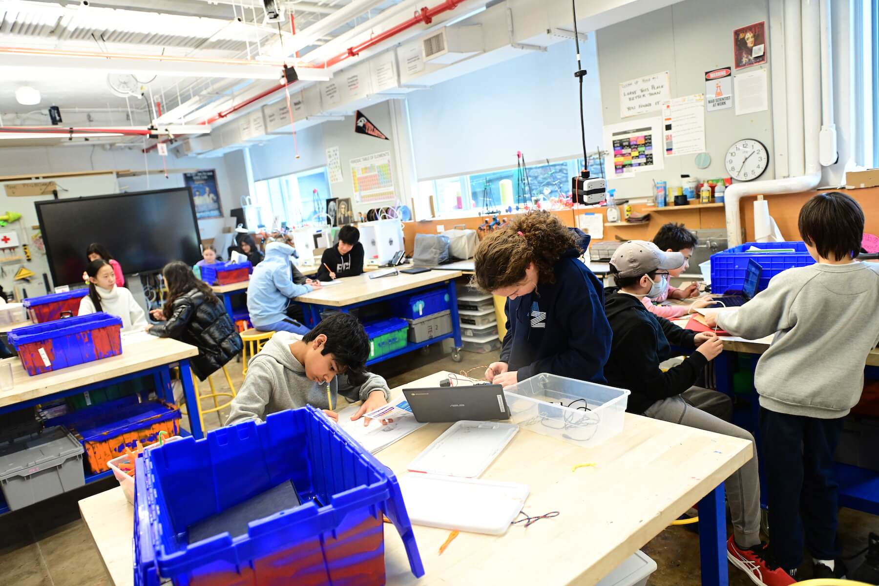 Ethical Culture Fieldston School students working in Fieldston Middle science class